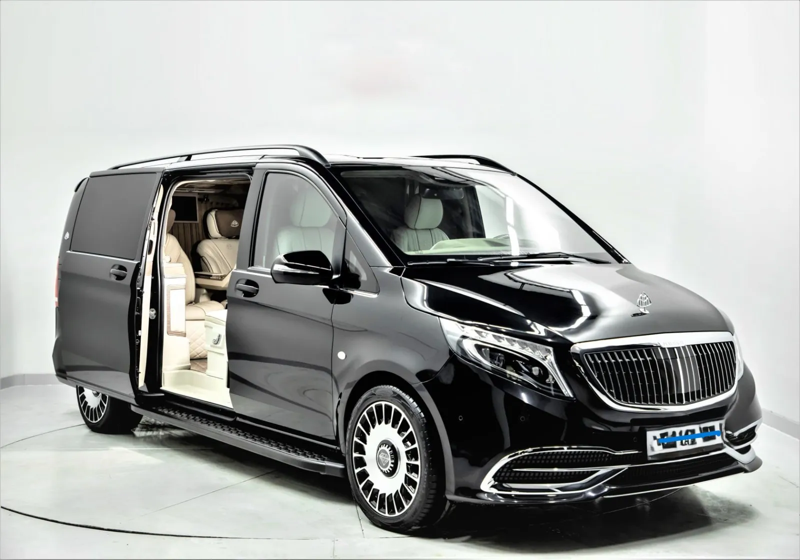 Mercedes mybach ( für 1/6 Personen)