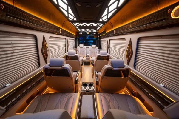 Privat Kleinbus   ( für 1/13 Personen )